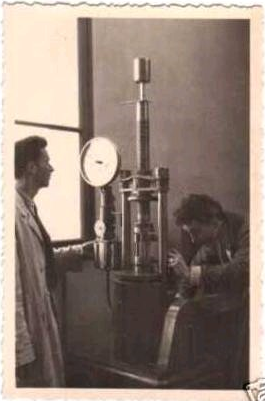 Laboratoire années 40