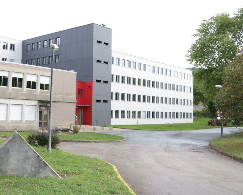 Bienvenue au Lycée du Bois : découvrez les dates de rentrée !